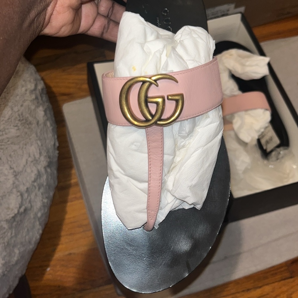 Gucci
Double G Logo Leather Flip Flops - Picture 2 of 11